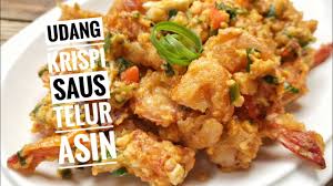 Banyak juga di hidangkan di restoran restoran dengan nama crispy salted egg shrimp. Resep Udang Krispi Saus Telur Asin Ala Resto Youtube