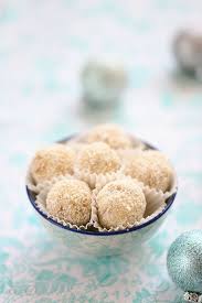 Truffes Coco Facon Raffaello Un Dejeuner De Soleil Truffe Recette Sucre Facile Truffes A La Noix De Coco