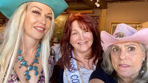 Renee Baar's Instagram, Twitter & Facebook