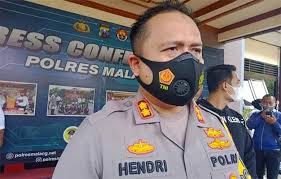Bolide atau fireball yang jatuh. Lxt4vcvyzi15pm