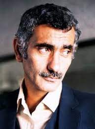 Çiğdem de aynı şekilde fırat'a aşıktır, ancak aralarında zorlu bir engel vardır. Yilmaz Guney Biyografi