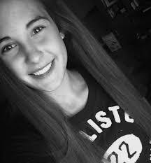 Stephanie Vandervoort's Instagram, Twitter & Facebook