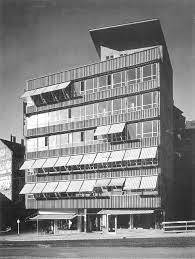 Etage zog ein bekannter fotograf (franz lazi) ein und beauftragte seinen freund, der wiederum mein freund war, mit der inneneinrichtung. German Post War Modern Office Building Loba Haus 1948 52 In