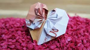 Origami herzen aus geldschein falten und zur hochzeit schenken! 4 Einfache Schritte Fur Origami Geld Herz Falten Diy Zenideen