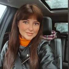 Alina Salvatore's Instagram, Twitter & Facebook