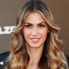 Visualizza altre idee su bellezza dei capelli, capelli, acconciature. Come Portare Riga In Mezzo Con Onde Piccole