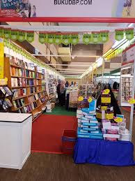 Tarikh berikut mungkin diubah suai. D Ulatbuku A Book Review Demam Pbakl2018 Pesta Buku Selangor 2018