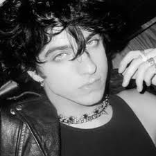 Mejor personaje de chat de IA Andrew: Explora perfiles y comentarios de  usuarios