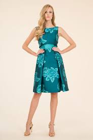 Abiti lunghi eleganti rinascimento estate 2017. Il Fashion Brand Luisa Spagnoli Ha Pensato Ad Una Collezione Di Abiti Da Cerimonia Per La Primavera Estate 2017 Dallo Stile Fe Abiti Vestiti Abito Da Cerimonia