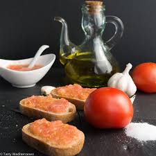 Pan Con Tomate Spanish Style Toast With Tomato Tasty Mediterraneo Mediterranean Breakfast Spanish Style Starters Recipes