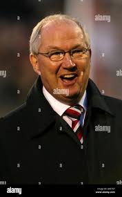 Blackburn v fulham hi-res stock photography and images