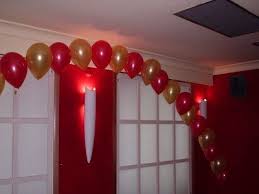 Use Red And White And Gold Balloons In The Balloon Wall Idea Gold Balloons Balloon Wall Balloons
