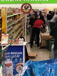 See more of aeon seksyen 13 shah alam on facebook. James Leng On Twitter Situation In Giant Shah Alam Seksyen 13 At 1pm Maybe Panic Buying Maybe Buying Supplies For The School Holiday Schoolholiday Covid19malaysia Https T Co E3ayz8ke9k