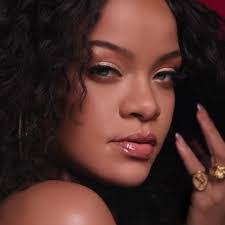 Carmen Bethune's Instagram, Twitter & Facebook