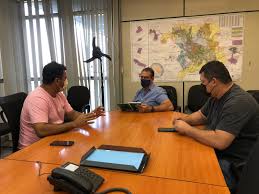 Prefeito recebe líder comunitário do Bosques do Lenheiro