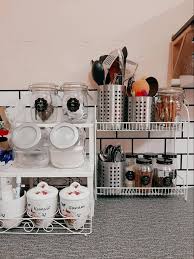 Kabinet dapur adalah bahagian yang paling penting. Guna Rak Kasut Susun Declutter Barang Dapur Bawah Sinki Kemas Hasilnya Mingguan Wanita Interior Design Home Decor Decor