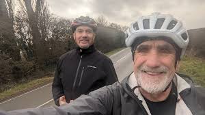 Today's ride was a pleasant 36 miles looping round Upminster stopping at  Damyns Aerodrome cafe ☕️🥪🚴‍♂️🚴‍♂️🌞😎