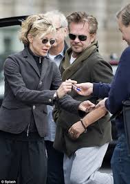 The couple separated in 1981. Meg Ryan And Boyfriend John Cougar Mellencamp So Loved Up They Re Even Dressing Like Each Other Daily Mail Online