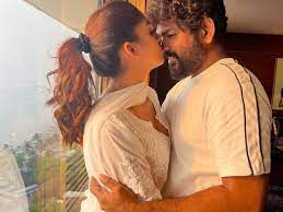 Romantic Nayanthara Holds Vignesh Shivan Close, Kisses Him On His Birthday;  Photos Go Viral - News18