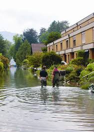 It is located where the aare flows out of lake thun (thunersee), 30 kilometres (19 miles) southeast of bern. Http Www Thun Ch Fileadmin Images Hochwasserschutz Hochwasserbroschuere 2016 Pdf