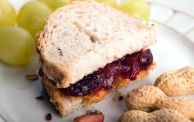 Kalori roti tawar selai kacang. Peanut Butter And Jelly Sandwich Bekal Populer Bernutrisi Dari Amerika Utara