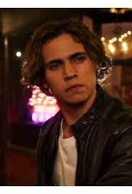 Macy Walsh's Instagram, Twitter & Facebook