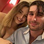 Sasha Wills's Instagram, Twitter & Facebook