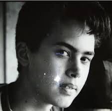 Lindy Holmes's Instagram, Twitter & Facebook