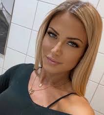 Joni Grace's Instagram, Twitter & Facebook