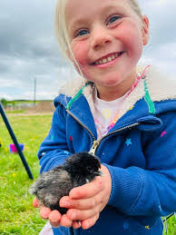 Janie Bennett's Instagram, Twitter & Facebook