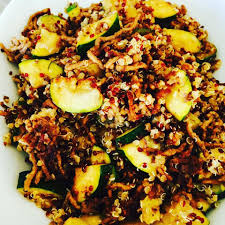 Quinoa Hackfleisch Zucchini Pfanne Hinter Dem Regenbogen In 2020 Zucchini Pfanne Quinoa Rezept Hackfleisch