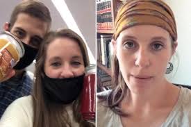 Jill Duggar slammed for pulling mask down to smell candles