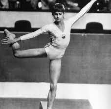 Check spelling or type a new query. Ein Roman Uber Die Turnerin Nadia Comaneci Welt
