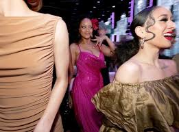Hassan jameel is a saudi businessman who has a net worth of $1.9 billion. Is Rihanna Engaged To Hassan Jamal Rihanna Facts 23 Things You Need To Know Capital Xtra