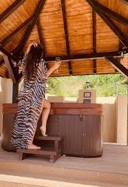 In bazinul său superior, între localitățile immendingen și friedingen din germania, dunărea se infiltrează complet și izvorul carstic aachtopf unde apa dunării reapare la suprafaţă. Pensiunea Alexandra Spa Divici Updated 2021 Prices