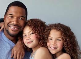 Isabella and sophia strahan put them to the test.follow us!facebook. Michael Strahan And Two Daughters Co Host The Kelly Michael Show Abc Network Celebrity Families Celebrity Kids Celebrities