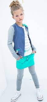 C'est au tour de sophie turner, alias sansa stark qui a mis au monde son premier enfant, et c'est une fille ! Tendances Mode Automne Hiver 2017 2018 Mode Fille Kids Outfits Girl Outfits Kids Fashion