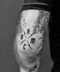You have forsaken all the love you've taken sleepin' on a razor there's nowhere left to fall your body's aching, every bone is breakin' nothin' seems to shake it, it just keeps holdin' on ah ah ah ah your soul is able, death is all you cradle sleepin' on the nails, there's nowhere left to fall you have admired, every man desires everyone is king when there's no one left to pawn ah ah ah ah. Brmc