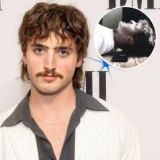 Just when you think he can't get any better!!! Is there nothing he can't  do. 💞💞 🙌🏼🙌🏼