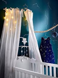 Les yeux de bébé ont tout un monde à découvrir. Chambre Bebe Nouveau Ne Theme Etoile Ciel Constellation Lit Berceau Mobile Constellation Nuage Lune Ciel De Lit Chambre Bebe Lit Gris