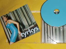 S manželem radkem vonešem a dvěma syny žije spokojeným životem ve vísce nedaleko brna. Ilona Csakova Cd Tyrkys 2000 Original Aukro