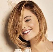 Quelle coupe de cheveux courte femme pour quel visage ? Coupe De Cheveux Mi Long 2017 Visage Rond Coupe De Cheveux Coupe Visage Carre Coiffures Carre