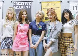 【t公式】itzy、(広告)#itzy itzy x line friends宿題ライブ #広告#itzy #itzy itzyofficial | 韓国芸能のイマを目で耳で!リアルタイムにお届け | wowkorea韓流速報 ItzyãŒ Line Friends ã¨ã‚³ãƒ©ãƒœæ±ºå®š Bt21 ã«ç¶šã æ–°ã‚­ãƒ£ãƒ©ã‚¯ã‚¿ãƒ¼ã‚'é–‹ç™ºã¸ Kpop Monster
