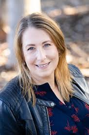 Wendy Brill's Instagram, Twitter & Facebook