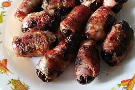 Pflaumen Im Speckmantel Von Sapphokuesst Chefkoch Rezept Pflaumen Im Speckmantel Speckmantel Datteln Im Speckmantel Backofen