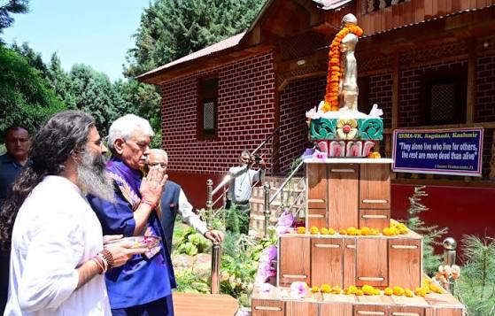 anantnag: LG Manoj Sinha Visits the Shri Ramakrishna Mahasammelan Ashram in  Anantnag and lay the foundation stone for initiatives dedicated to heritage  and cultural preservation. May the timeless values of service, unity