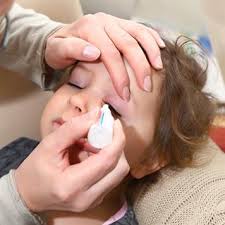 Often people with bell's palsy have a droop on one side of the mouth and have trouble completely shutting the eye on the same side. Bell S Palsy