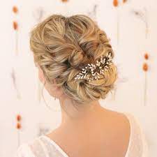 Lizeron Sur Instagram Notre Hortense Mis En Lumiere Et En Beaute Par La Talentueuse Comptoirdescharlottes Coiffeuse Maq Coiffure Mariage Chignon Coiffure