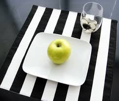 Black And White Striped Tablecloth Uk Black And White Striped Placemats Set Of 4 Placemats New York By Multichic Com Placemats Black And White Black And White Love