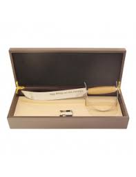 Jun 04, 2021 · era da diversi mesi che chiara ferragni non partecipava a un evento così importante ma ieri ha avuto la possibilità di presenziare al concerto privato organizzato alla scala dalla maison e per farlo si è rivolta ancora una volta a dior, che ha firmato tutti i look degli appuntamenti più importanti della sua vita: Sciabole Da Champagne Sciabole Da Sommelier Sabrage Grandi Bottiglie